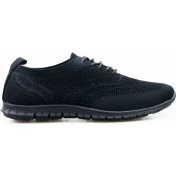 Tenisówki tekstylne ażurowe czarne McKey. Czarne buty sportowe damskie Mckey, bez wzorów, z dzianiny, bez zapięcia. W wyprzedaży za 59,00 zł.