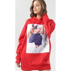 Czerwona Bluza Avafer. Czerwone bluzy damskie Born2be, xl, bez wzorów, bez rękawów, z kapturem. Za 79,99 zł.