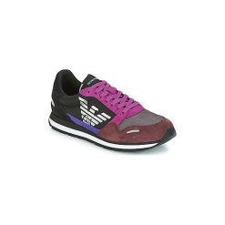 Buty Emporio Armani ELIA. Czarne trampki i tenisówki damskie marki Emporio Armani, bez wzorów, bez zapięcia. Za 599,20 zł.
