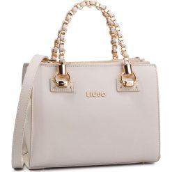 Torebka LIU JO - S Satchel Zip N19101 E0040 Bone 30000. Białe torebki klasyczne damskie marki Liu Jo, bez wzorów, ze skóry ekologicznej, klasyczne, bez dodatków. Za 689,00 zł.