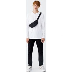 Jeansy slim comfort fit. Czarne jeansy męskie marki Pull&Bear, m, bez wzorów. Za 89,90 zł.