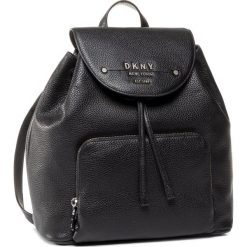 Plecak DKNY - Erin-Backpack R01KAG96 Black/Silver BSV. Czarne plecaki damskie DKNY, bez wzorów, ze skóry, klasyczne. Za 1279,00 zł.
