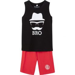 Koszulka chłopięca na ramiączkach + krótkie spodenki (2 części) bonprix czarno-truskawkowy. Czarne t-shirty chłopięce bonprix, z nadrukiem, z dresówki, z krótkim rękawem. Za 49,99 zł.