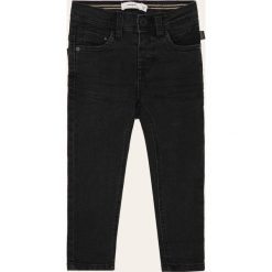 Name it - Jeansy dziecięce 92-122 cm. Szare spodnie chłopięce Name it, bez wzorów, z elastanu. Za 89,90 zł.