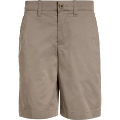 J.CREW STRETCH STANTON Szorty beige. Brązowe spodenki chłopięce marki J.CREW, z bawełny. Za 129,00 zł.