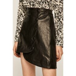 Glamorous - Spódnica. Czarne spódniczki damskie Glamorous, na co dzień, s, bez wzorów, z bawełny, casualowe, mini, asymetryczne. W wyprzedaży za 129,90 zł.