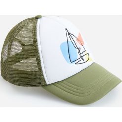 Czapka z daszkiem i siateczką - Khaki. Brązowe czapki męskie Reserved, bez wzorów. W wyprzedaży za 19,99 zł.