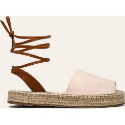 Answear - Espadryle Vera Blum. Brązowe espadryle damskie ANSWEAR, bez wzorów, z gumy, bez obcasa, na obcasie. W wyprzedaży za 79,90 zł.