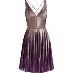 Sukienki hiszpanki: Karen Millen METALLIC PRINT PLEAT DRESS COLLECTION Sukienka koktajlowa gold