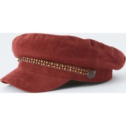 Sztruksowy kaszkiet. Brązowe czapki damskie marki Pull&Bear, ze sztruksu. Za 79,90 zł.