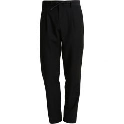 Chinosy męskie: Sisley Spodnie materiałowe black