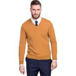 Sweter FABRIZIO SWYR000112. Pomarańczowe swetry męskie Giacomo Conti, na zimę, m, bez wzorów, z wiskozy, bez kołnierzyka, bez kaptura. Za 229,00 zł.
