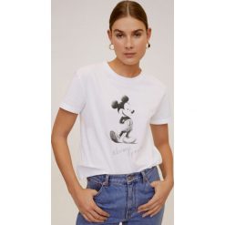 Mango - T-shirt Micpos-H. Białe bluzki damskie Mango, xs, z nadrukiem, z bawełny, z okrągłym kołnierzem. Za 69,90 zł.