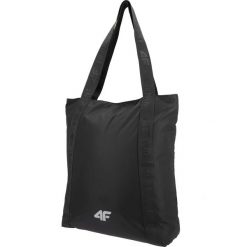 Torba sportowa TPU101R - głęboka czerń. Czarne torby podróżne marki 4f. Za 119,99 zł.