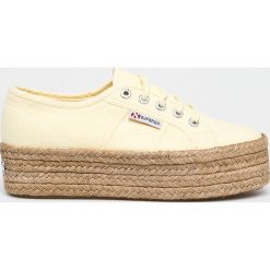 Superga - Tenisówki. Żółte trampki i tenisówki damskie Superga, bez wzorów, z gumy, na sznurówki. W wyprzedaży za 199,90 zł.