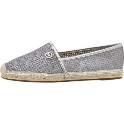 MICHAEL Michael Kors KENDRICK SLIP ON Espadryle silver. Szare espadryle damskie MICHAEL Michael Kors, bez wzorów, z tworzywa sztucznego, bez obcasa. Za 399,00 zł.