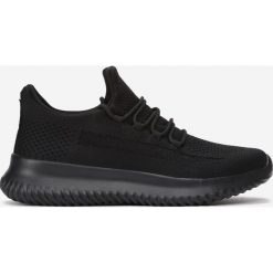 Czarne Buty Sportowe Iselle. Czarne buty sportowe męskie Born2be, bez zapięcia. Za 99,99 zł.
