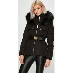 Guess Jeans - Kurtka puchowa. Szare kurtki damskie Guess Jeans, s, z aplikacjami, z poliesteru, krótkie, bez kaptura. W wyprzedaży za 799,90 zł.