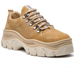 Półbuty BRONX - 66230-C BX 1553 Cappuccino 125. Brązowe półbuty damskie na koturnie marki Bronx, z materiału. W wyprzedaży za 419,00 zł.