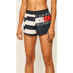 Tommy Hilfiger - Szorty. Niebieskie szorty damskie TOMMY HILFIGER, s, bez wzorów, z poliesteru, casualowe. Za 229,90 zł.