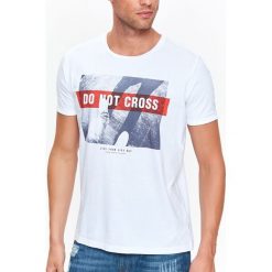 T-shirty męskie: T-SHIRT MĘSKI Z NADRUKIEM
