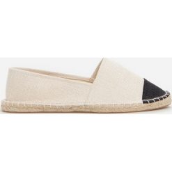 Espadryle - Biały. Białe espadryle damskie Reserved, bez wzorów, bez obcasa. W wyprzedaży za 49,99 zł.