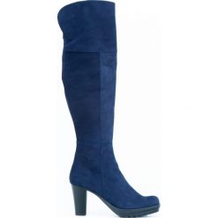 Nubukowe kozaki za kolano - skóra naturalna - model 185 - kolor granat nubuk. Szare kozaki damskie Zapato, na randkę, na zimę, z dzianiny, klasyczne, przed kolano, na wysokim obcasie, na obcasie, bez zapięcia. W wyprzedaży za 367,50 zł.