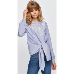 Answear - Bluzka. Niebieskie bluzki damskie ANSWEAR, na co dzień, s, z haftami, z poliesteru, casualowe, z okrągłym kołnierzem, z długim rękawem. W wyprzedaży za 39,90 zł.