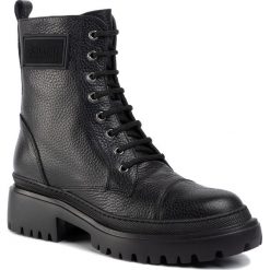 Trapery POLLINI - SA24104G08TD0000 Nero. Czarne trapery damskie Pollini, ze skóry, bez obcasa, bez zapięcia. W wyprzedaży za 769,00 zł.