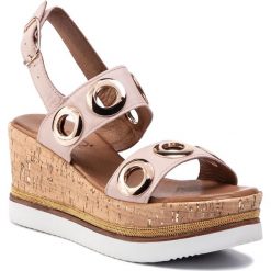 Sandały INUOVO - 8791 Blush. Różowe klapki damskie Inuovo, bez wzorów, ze skóry, bez obcasa, na obcasie. W wyprzedaży za 299,00 zł.