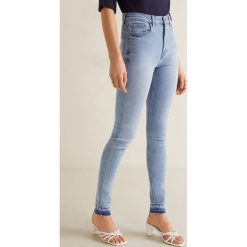 Mango - Jeansy Soho. Niebieskie jeansy damskie Mango, z aplikacjami, z elastanu, z podwyższonym stanem. Za 139,90 zł.