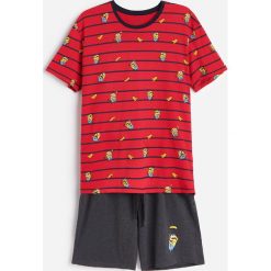 Bawełniana piżama Minionki -. Piżamy męskie Reserved, xl, z motywem z bajki, z bawełny, bez rękawów. Za 79,99 zł.