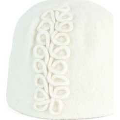 Czapka damska Esy floresy biała (cz15373). Białe czapki zimowe damskie Art of Polo. Za 56,30 zł.