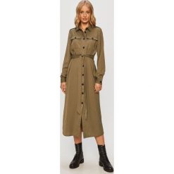 Only - Sukienka. Zielone sukienki damskie ONLY, na co dzień, bez wzorów, z poliesteru, casualowe, bez kołnierzyka, z długim rękawem, długie, midi, rozkloszowane. Za 219,90 zł.