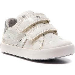 Trampki GEOX - B Gisli G. A B921MA 0SBHH C0007 M White/Silver. Białe trampki dziewczęce Geox, bez wzorów, z gumy, na rzepy. W wyprzedaży za 119,00 zł.