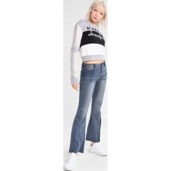 Bluzy damskie: Superdry SLEEVE CROP HOOD Bluza z kapturem mono
