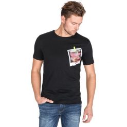 Trussardi Jeans Koszulka Czarny. Czarne podkoszulki męskie xxl, z nadrukiem, z bawełny, krótkie. Za 257,95 zł.