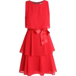Young Couture by Barbara Schwarzer Sukienka koktajlowa red. Czerwone sukienki koktajlowe marki Young Couture by Barbara Schwarzer, z materiału. Za 419,00 zł.