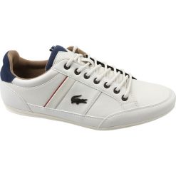 Lacoste Chaymon 118 2 CAM0012WN1. Białe półbuty męskie Lacoste, bez wzorów, ze skóry, bez zapięcia. W wyprzedaży za 449,99 zł.