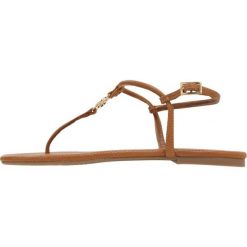 Tory Burch EMMY Sandały royal tan. Brązowe sandały damskie marki Tory Burch, z materiału. Za 839,00 zł.