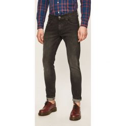 Wrangler - Jeansy Bryson. Czarne jeansy męskie Wrangler, bez wzorów. W wyprzedaży za 269,90 zł.