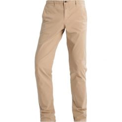 Chinosy męskie: Cortefiel Spodnie materiałowe beige/camel