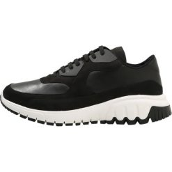 Trampki męskie: Neil Barrett METAL URBAN RUNNER Tenisówki i Trampki black