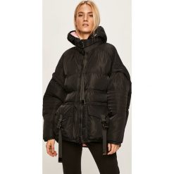 Pinko - Kurtka. Zielone kurtki damskie Pinko, z poliesteru, krótkie. W wyprzedaży za 1099,00 zł.