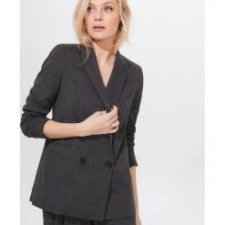 Dwurzędowa marynarka - Czarny. Czarne marynarki damskie Mohito, bez wzorów. Za 199,99 zł.