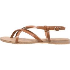 Pier One Japonki brown. Brązowe klapki męskie Pier One, z materiału. Za 169,00 zł.