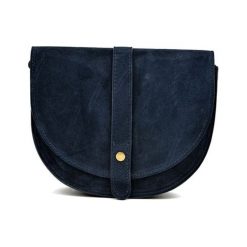 Skórzana torebka w kolorze granatowym - (S)22 x (W)18,5 x (G)6 cm. Niebieskie torebki klasyczne damskie marki Wiosenny MUST HAVE, w paski, ze skóry, na ramię, bez dodatków. W wyprzedaży za 209,95 zł.