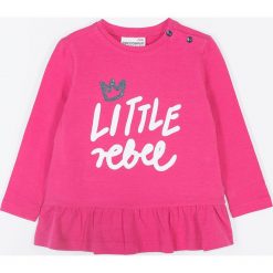 Coccodrillo - Longsleeve dziecięcy 68-86 cm. Niebieskie bluzki dziewczęce COCCODRILLO, z nadrukiem, z dzianiny, z okrągłym kołnierzem, z długim rękawem, długie, bez kaptura. Za 39,90 zł.