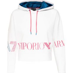 Bluza EA7 EMPORIO ARMANI Biały. Białe bluzy damskie z nadrukiem marki EA7 Emporio Armani, z bawełny, z krótkim rękawem, krótkie, z kapturem. Za 490,00 zł.