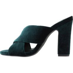 Senso POPPY Klapki emerald. Zielone klapki damskie marki Senso, z materiału. Za 629,00 zł.
